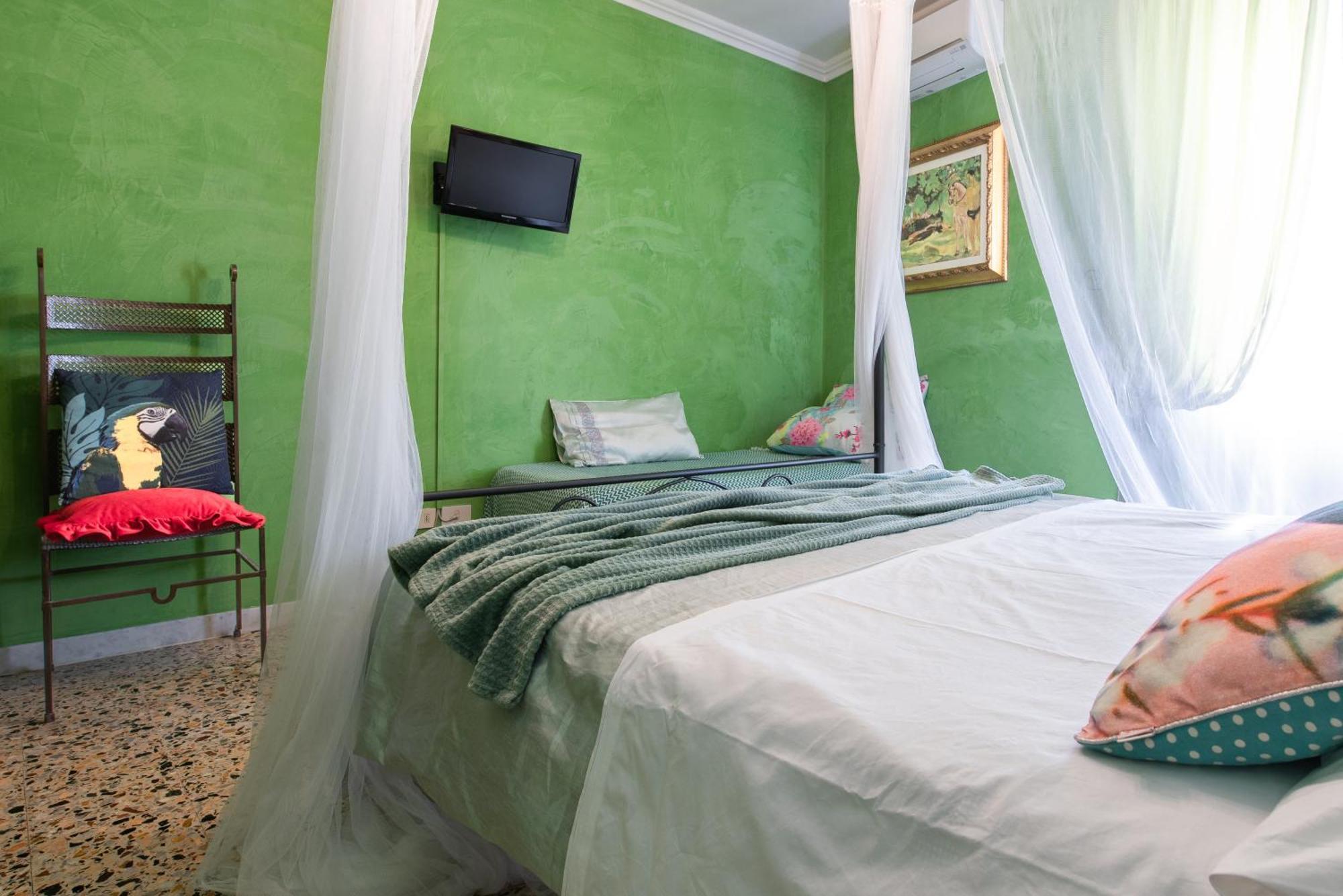 Bibi Boutique Arezzo Living Suite Rosafragola & Verdeconiglio Εξωτερικό φωτογραφία